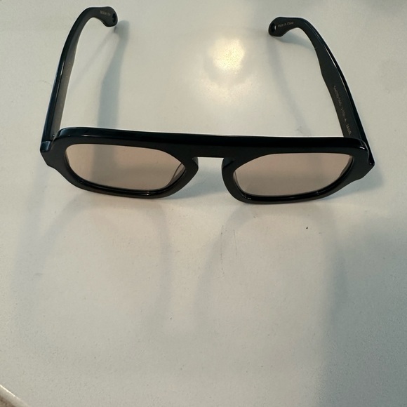 Black Square Women's Sunglasses - Picture 6 of 8